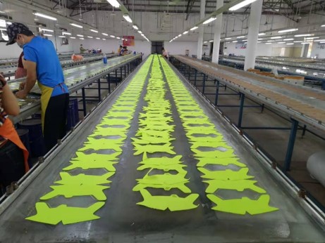 Khu vực may - xưởng sản xuất Vĩnh Hòa